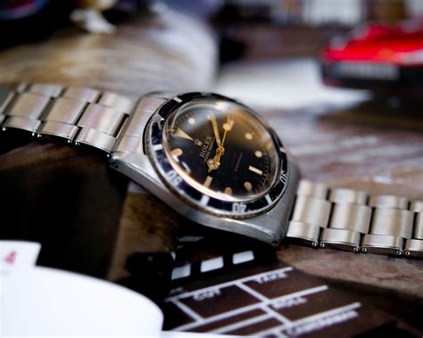 Vintage of the Week: Rolex Submariner Reference 6538 .